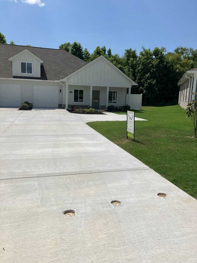 Building Photo - 183 Willowbrook Dr