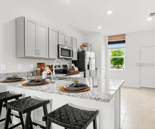 Building Photo - 2852 Skyline Lp