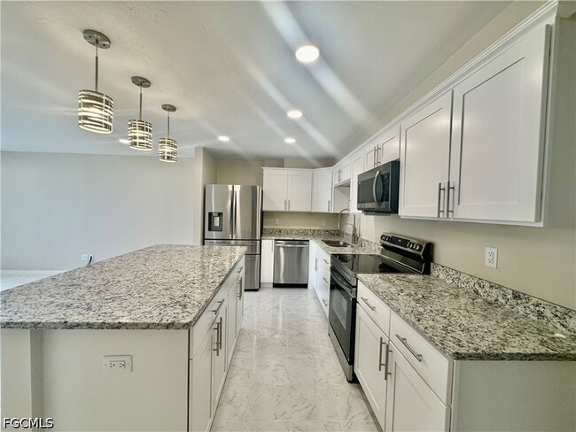 Building Photo - 4802 Tudor Dr Unit 102