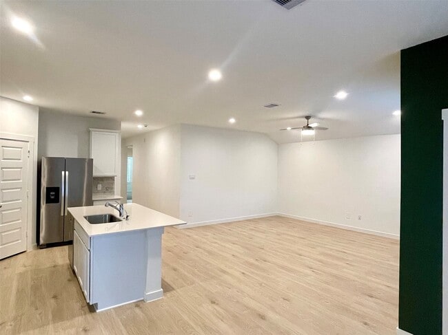 Photo - 31710 Carlisle Cv Ct