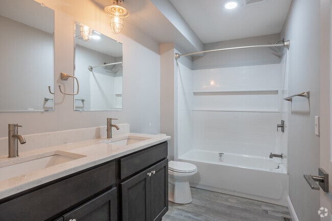2BD, 1 BA - 950SF