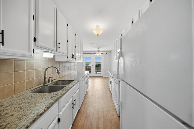 Photo - 600 E Stone St