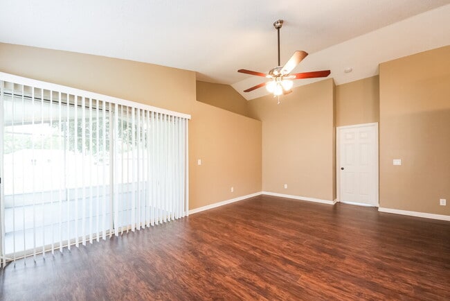 Photo - 13918 Valleybrooke Ln