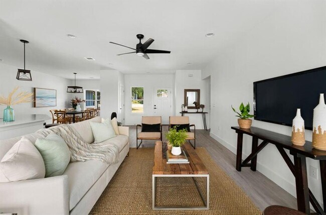 Photo - 5102 Moss Point