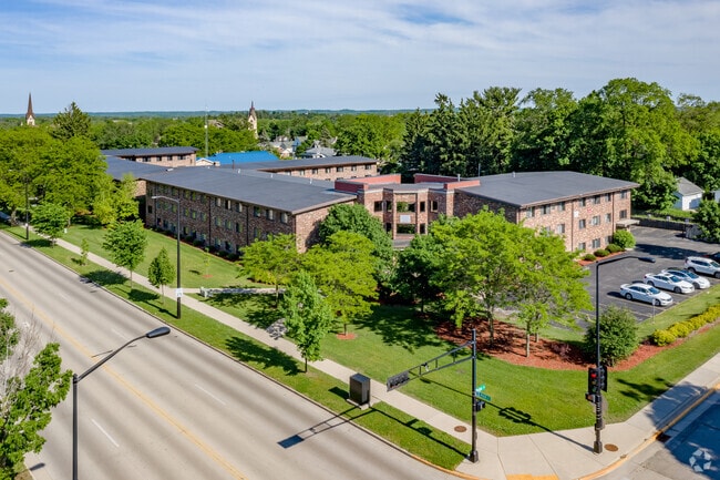 Regent-West Apartments