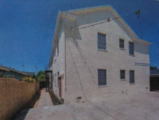 Photo - 2018 W 39th St