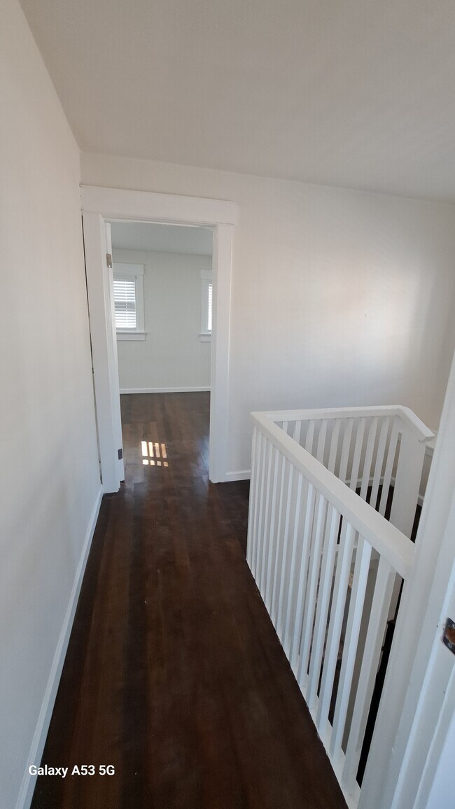 Photo - 115 E Tamarack Ave Unit B