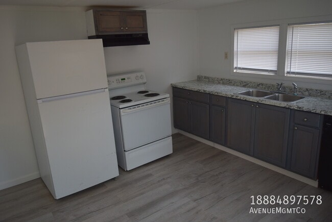 Photo - 715 23rd St NW
