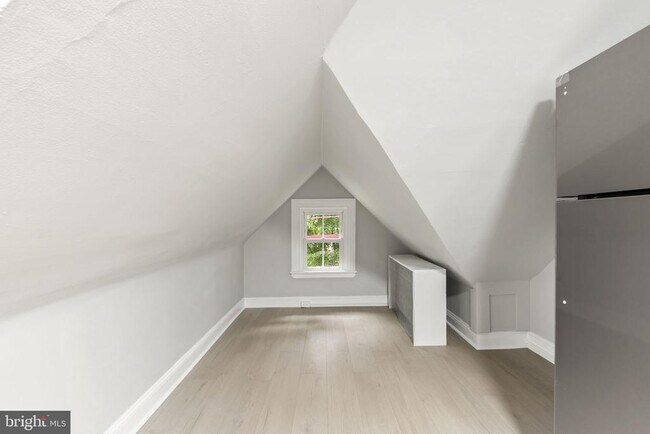 Photo - 216 Collingdale Ave