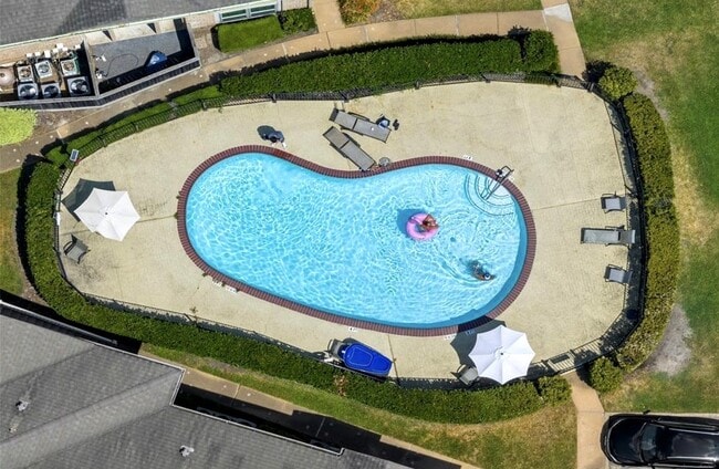 Photo - 1311 Antoine Dr Unidad 211