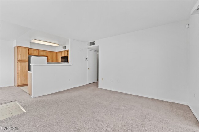 Building Photo - 5710 E Tropicana Ave Unit 2235