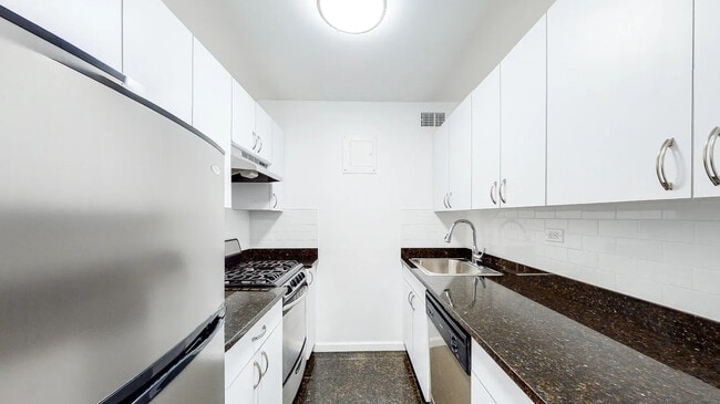 Photo - 96 Fifth Ave