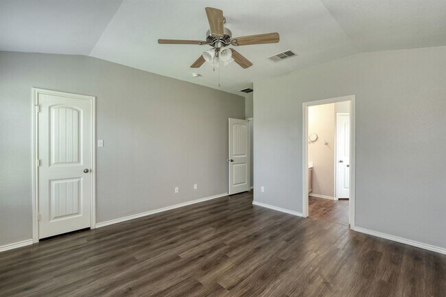 Photo - 2824 Bluffstone Dr