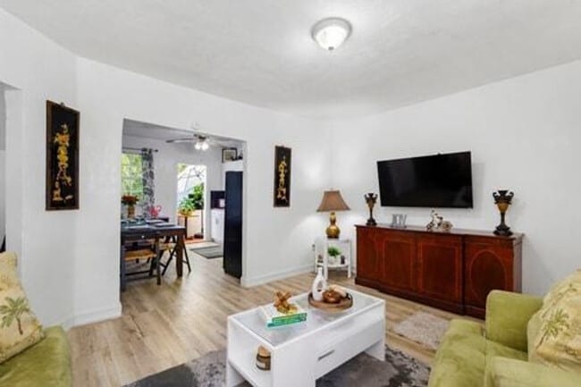 Building Photo - 680 SW 7th Ave Rental