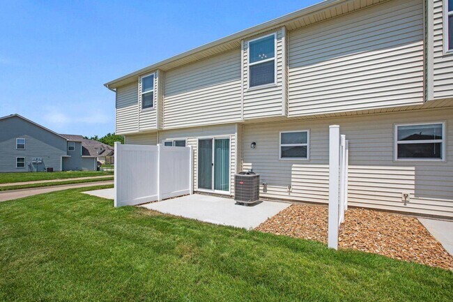 Oak Woods Townhomes