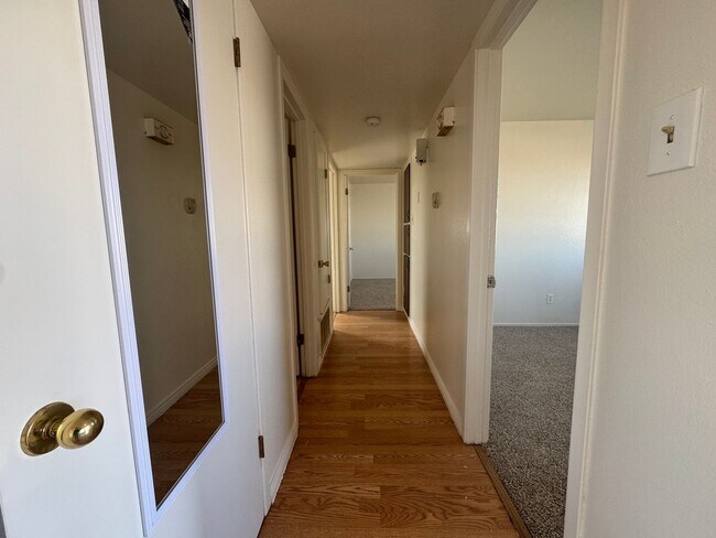 Photo - 613 S Hemlock Ave