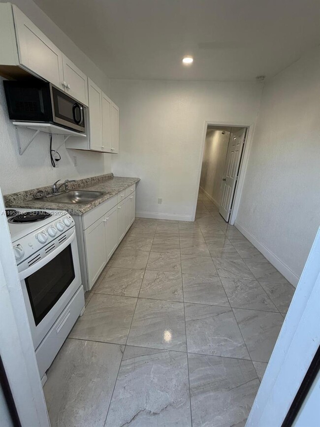 Building Photo - 5245 NW 192nd Ln Unit 1