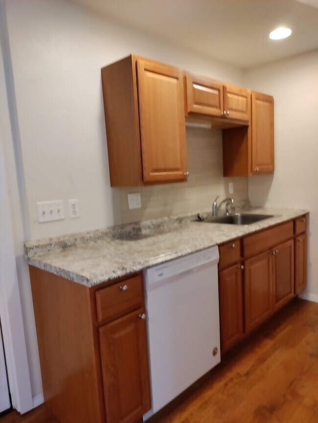 Kitchen - 19 Chestnut St