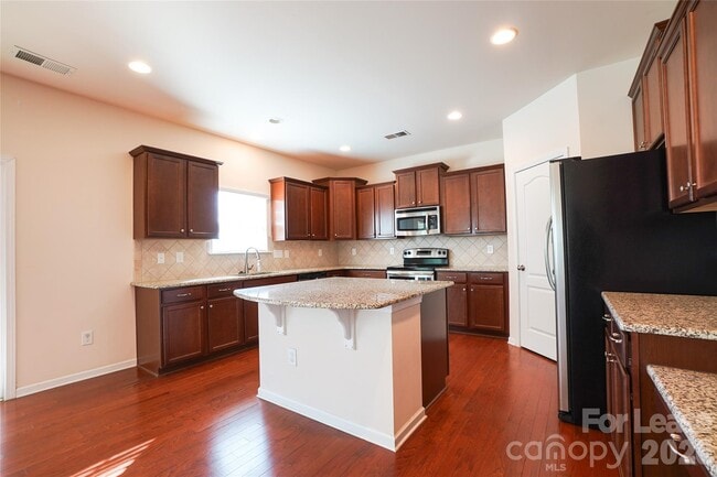 Photo - 5904 Stirlingshire Ct