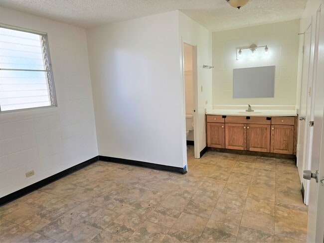 Photo - 94-961-961 Kahuamoku Pl