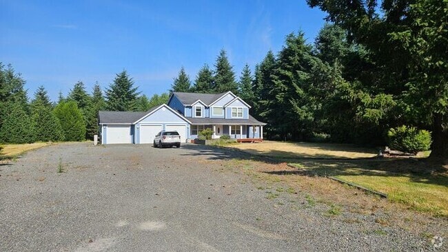 Building Photo - 4 bedroom home on Large 5 acre lot country...