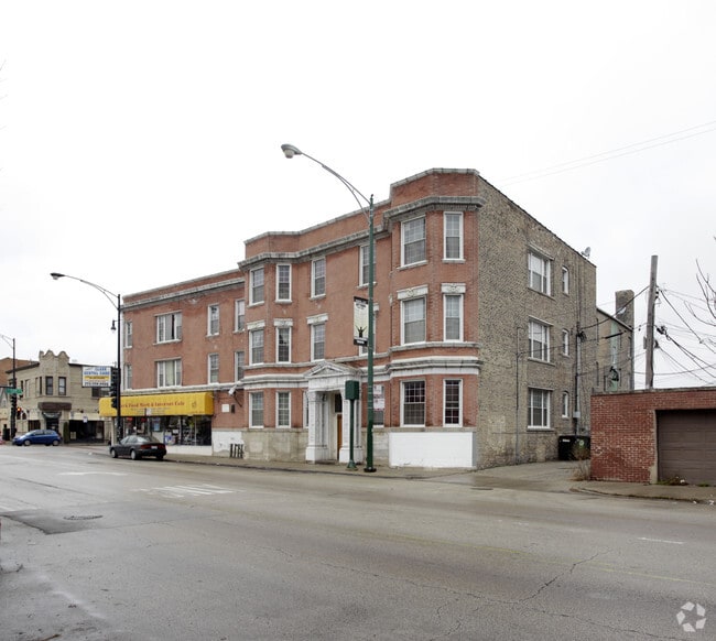 4401 N Clark