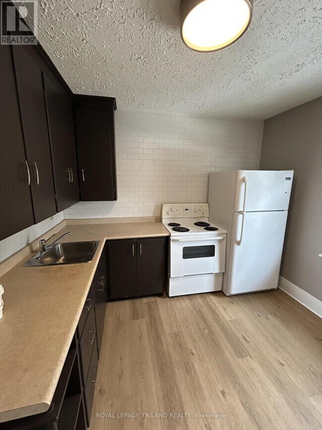 Photo - 7 MacKay Ave