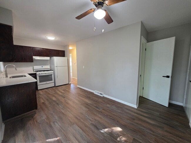 Photo - 407 Warner St