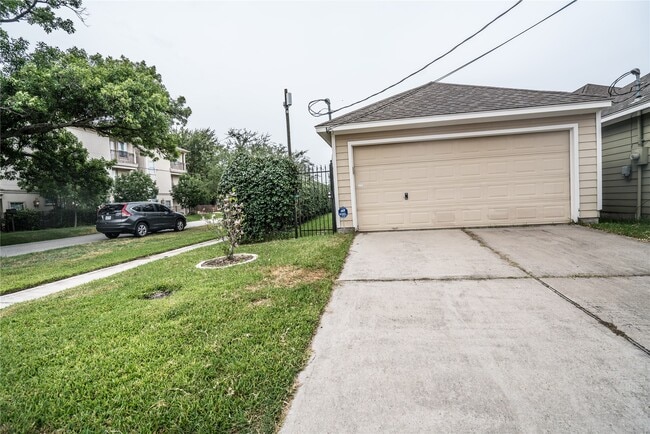 Photo - 548 W 27th St