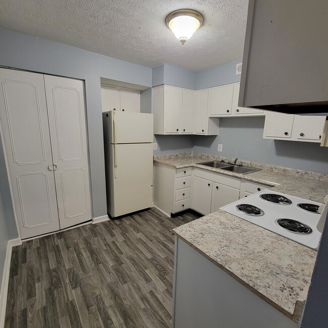 3 bedroom kitchen