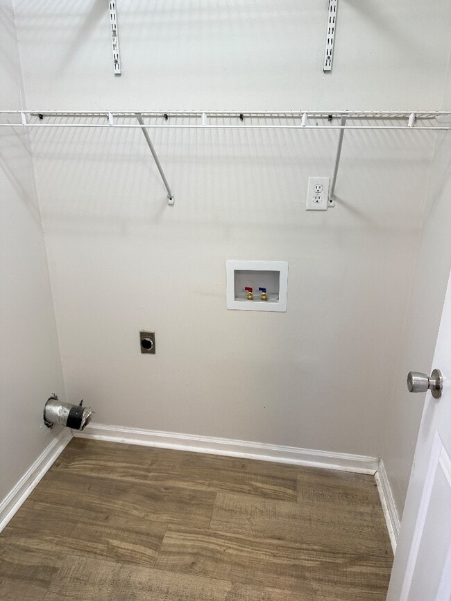 Photo - 1016 Jane St