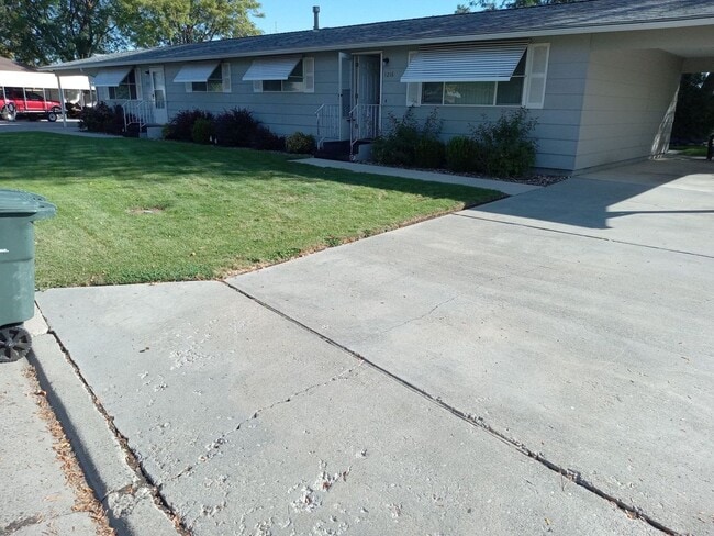 Building Photo - 1214-1216 SW 11th St Unit 1216 SW 11th Street