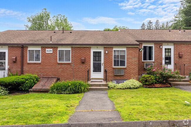 Building Photo - 1620 Farmington Ave Unit APT 5