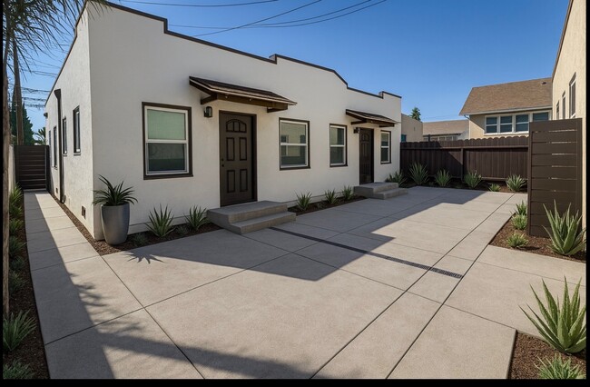 Building Photo - 1533 Freeman Ave