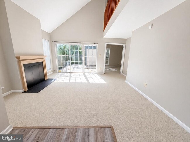Photo - 982 Yachtsman Way
