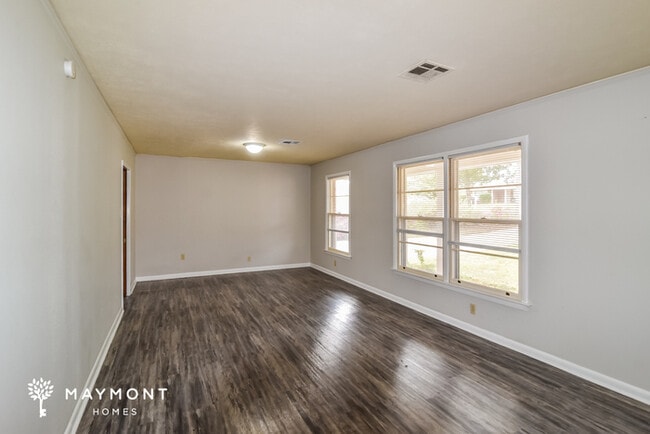 Photo - 109 Woodley Ave