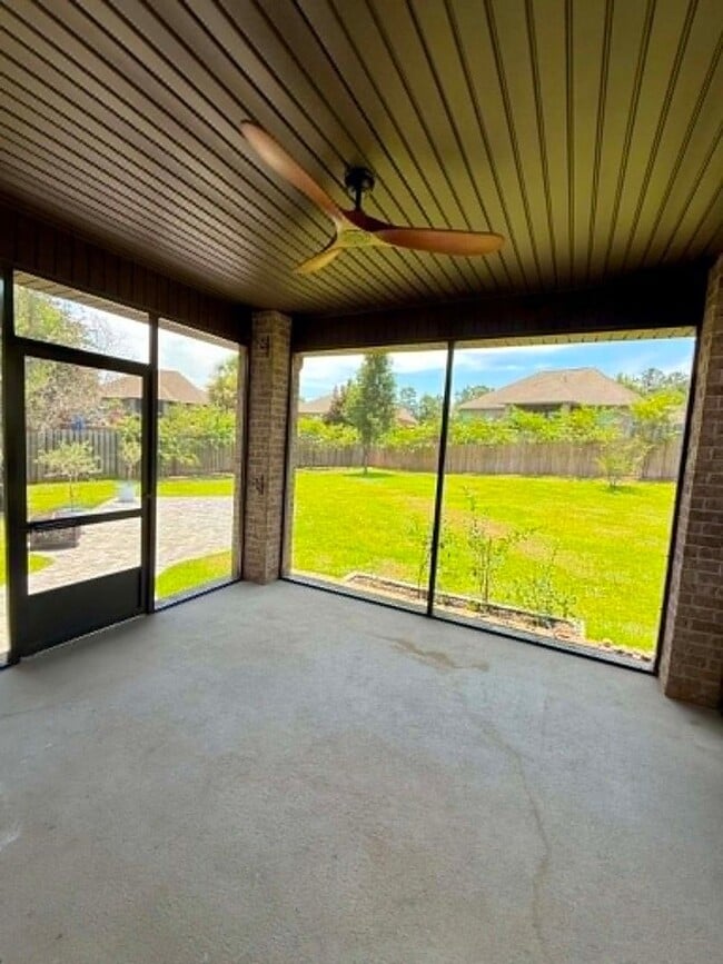 12001 Squirrel Dr