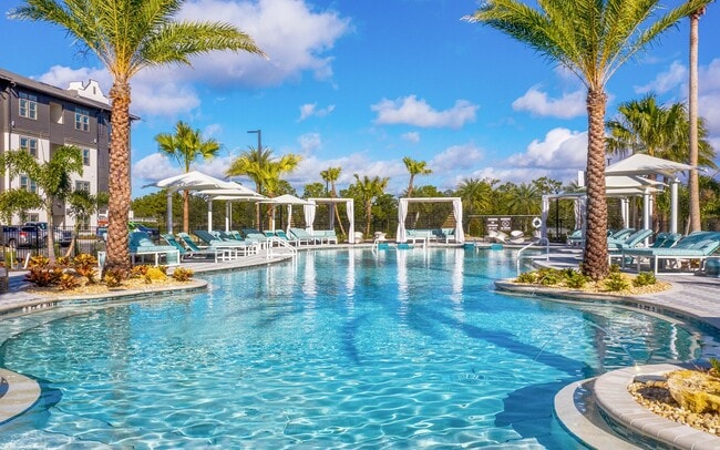 Building Photo - Botanic Waterside Apartments at Lakewood Ranch