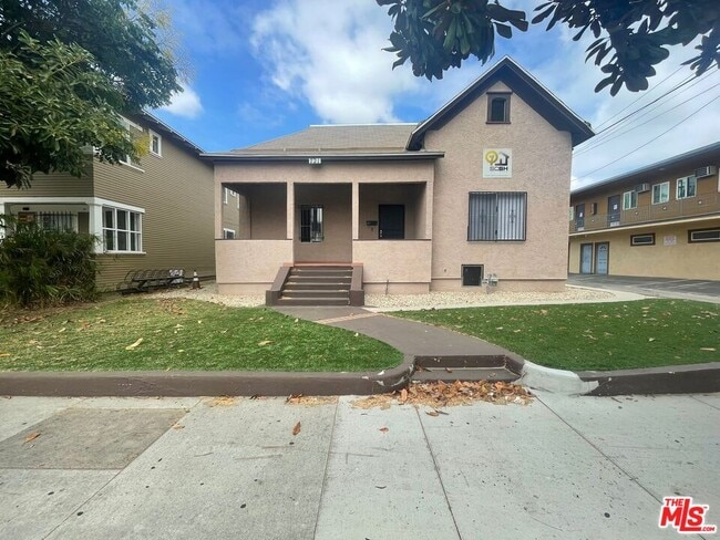 Photo - 721 W 32nd St