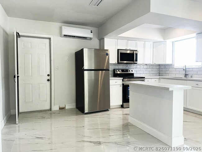 Photo - 425 SW 18th Ave