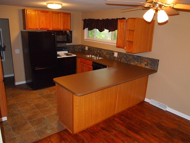 Photo - 10600 Church Rd