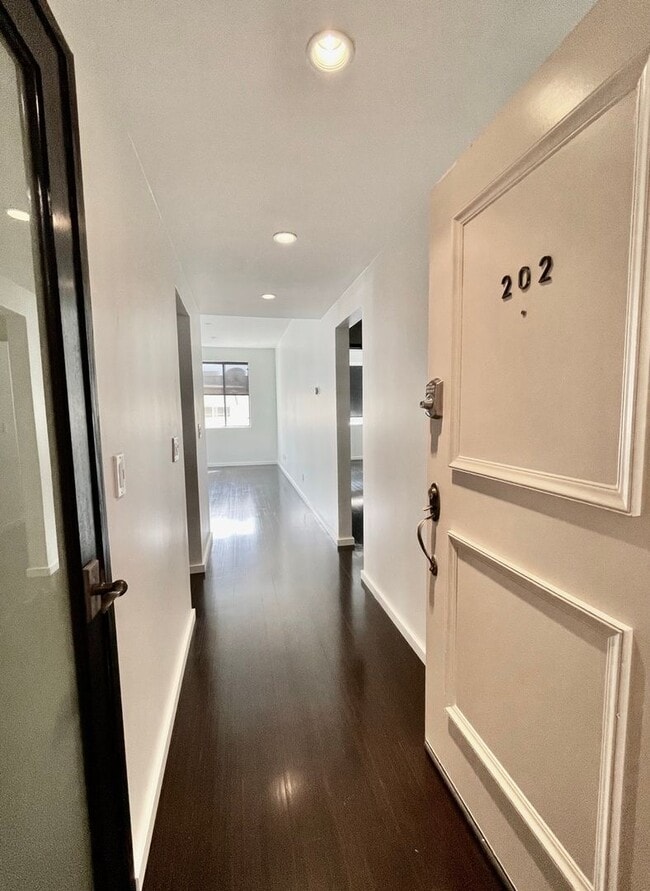 Photo - Spacious 2 Bedroom 2 Bath Condo in West LA