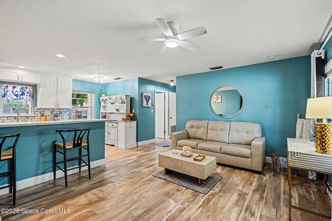 Photo - 122 East Ct