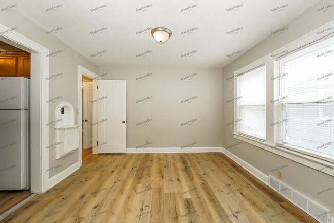 Photo - 220 Spruce St