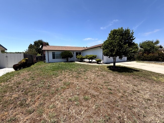 Photo - 951 Sloat Dr