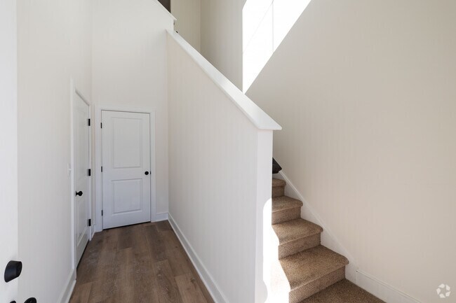 2 BR, 2 BA with garage Upstairs Unit - 2370 Curry Rd