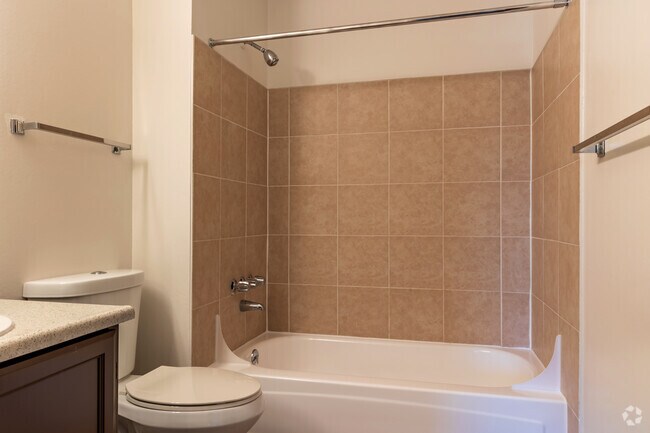 2BR, 2BA - 1,025SF