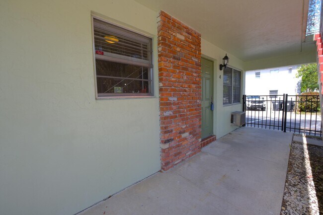 Photo - 220 Lucerne Ave Unit 4