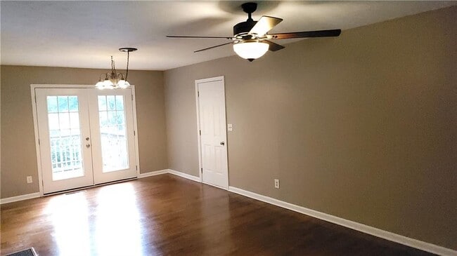 Photo - 211 Pine Forest Dr