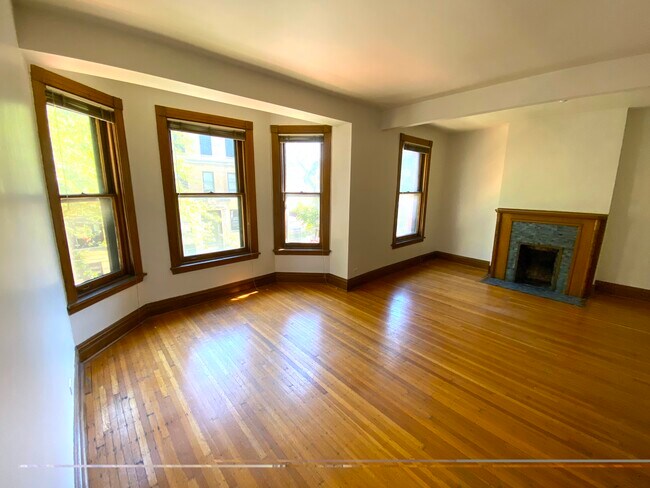 Photo - 2352 N Cleveland Ave Unit 2